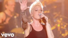 Pink - Leave Me Alone (I'm Lonely)