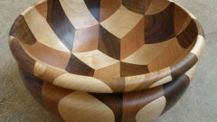 Woodworker Makes 3D Cube Illusion Wooden Bowl