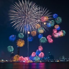 Fireworks in Han River(Seoul, South Korea)