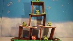 Angry Birds Gingerbread House Time Lapse