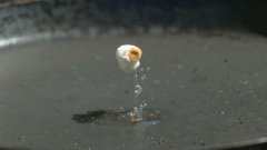 Popping Popcorn in super Slow Motion