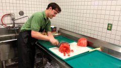 Man cuts up watermelon in 20 seconds