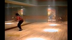 Michael Jackson showing off his talent