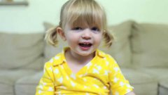Toddler’s adorable birthday message for mommy