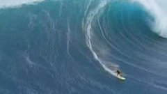 Amazing wave surfing