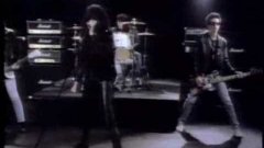 Ramones - Merry Christmas (I Don't Want to Fight Tonight)